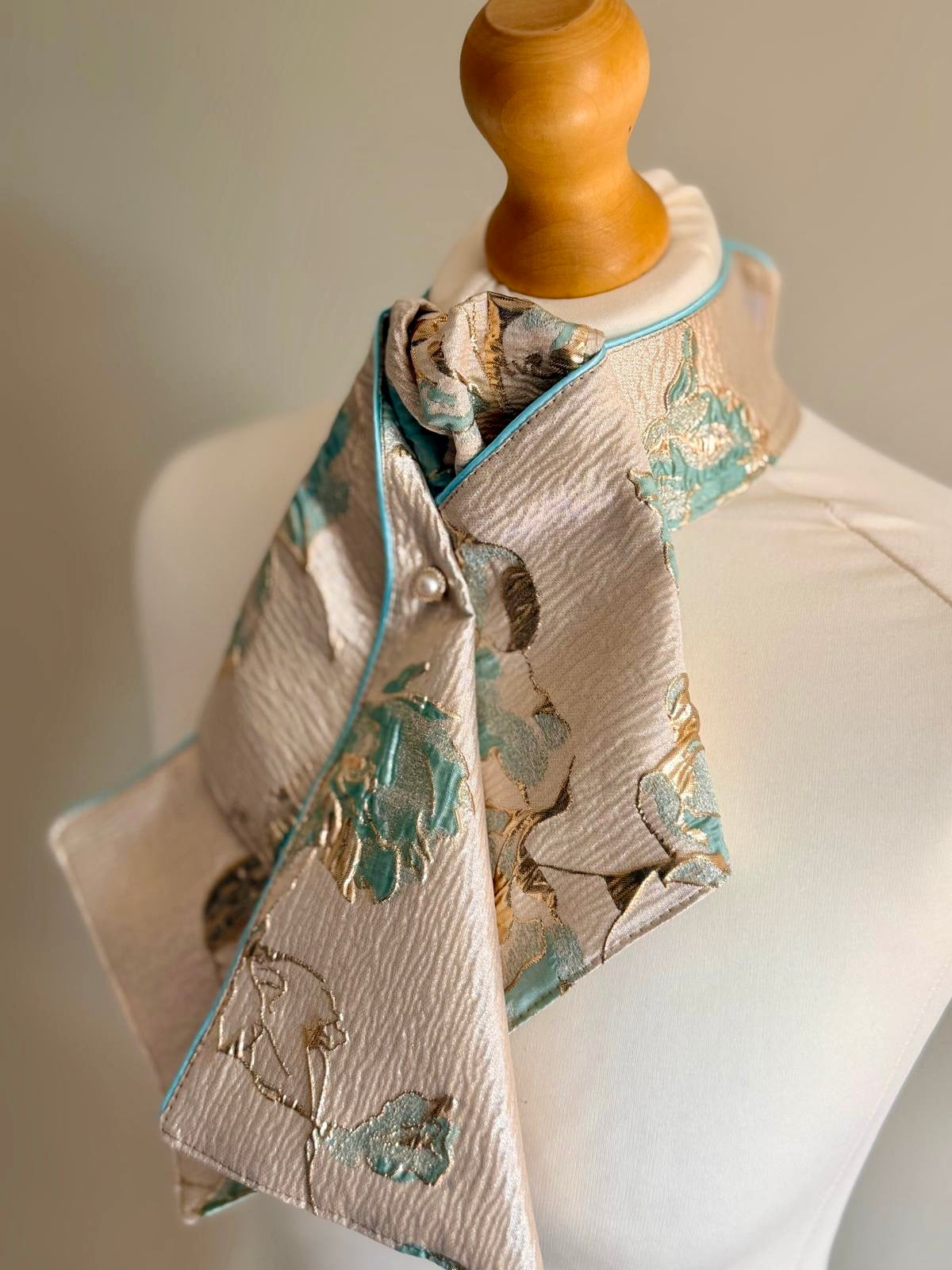 Elegance Mint Leaf Gold