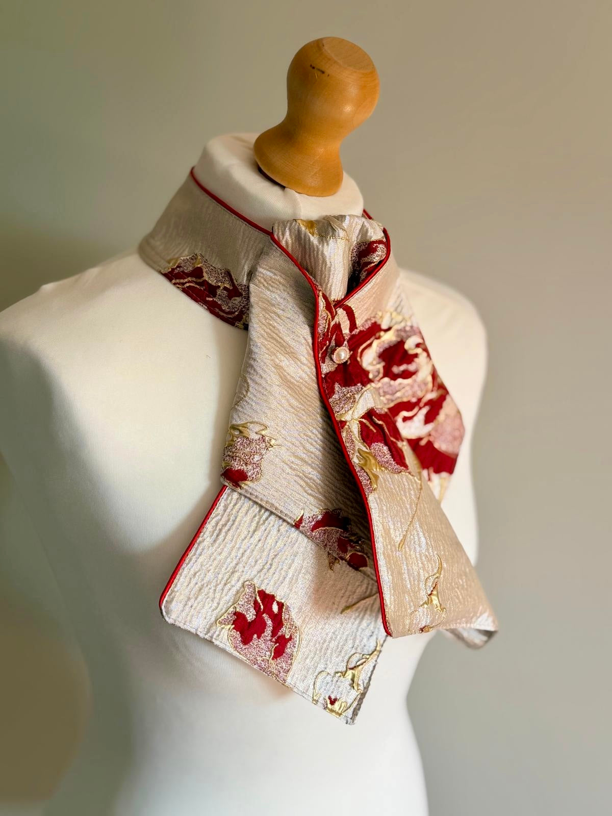 Elegance Bordeaux Gold