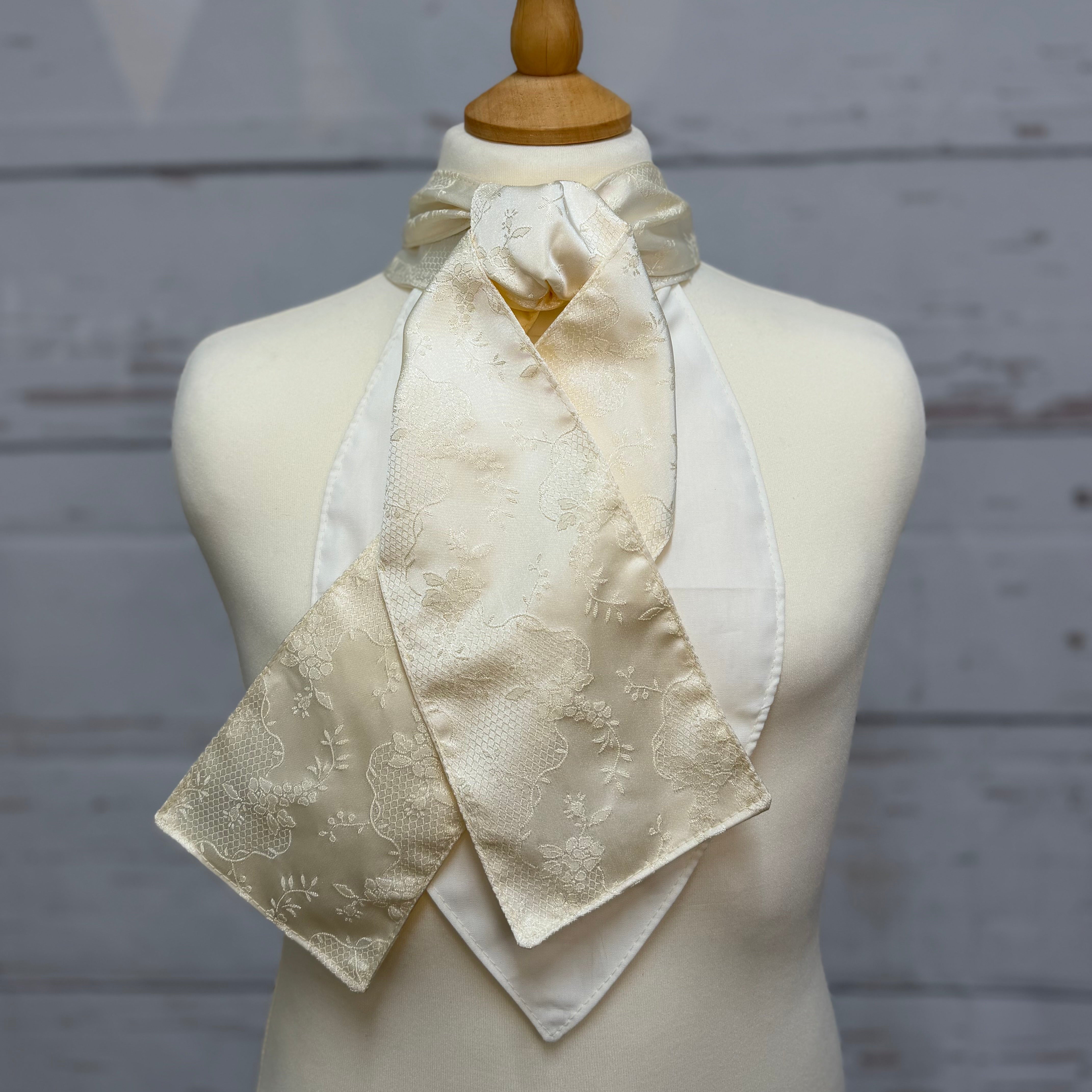 Children's Traditional Brocade Velcro Self-Tie Cream