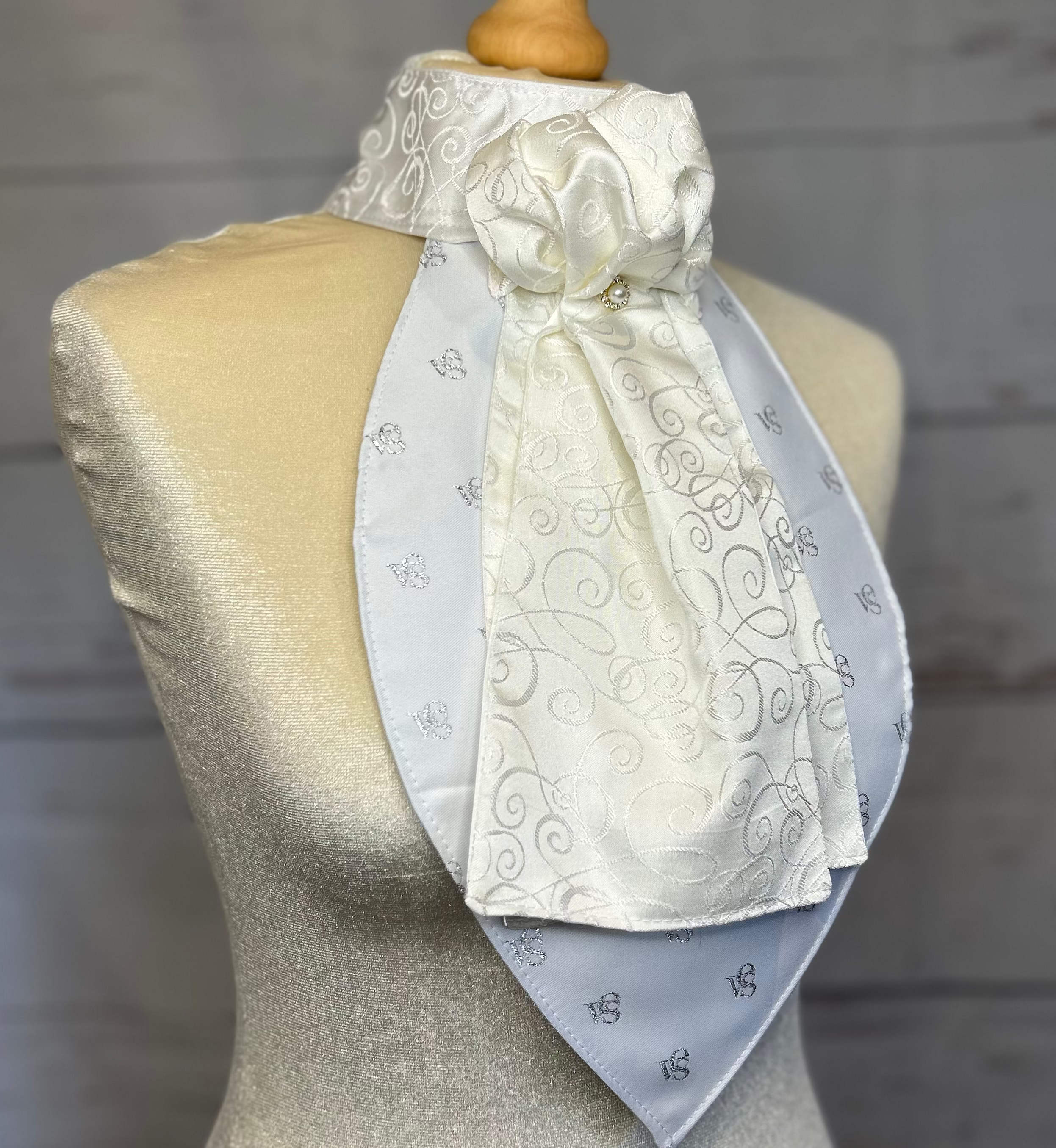 Heritage Ivory - Ready Tied