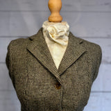 Traditional Brocade Velcro Self-Tie Cream
