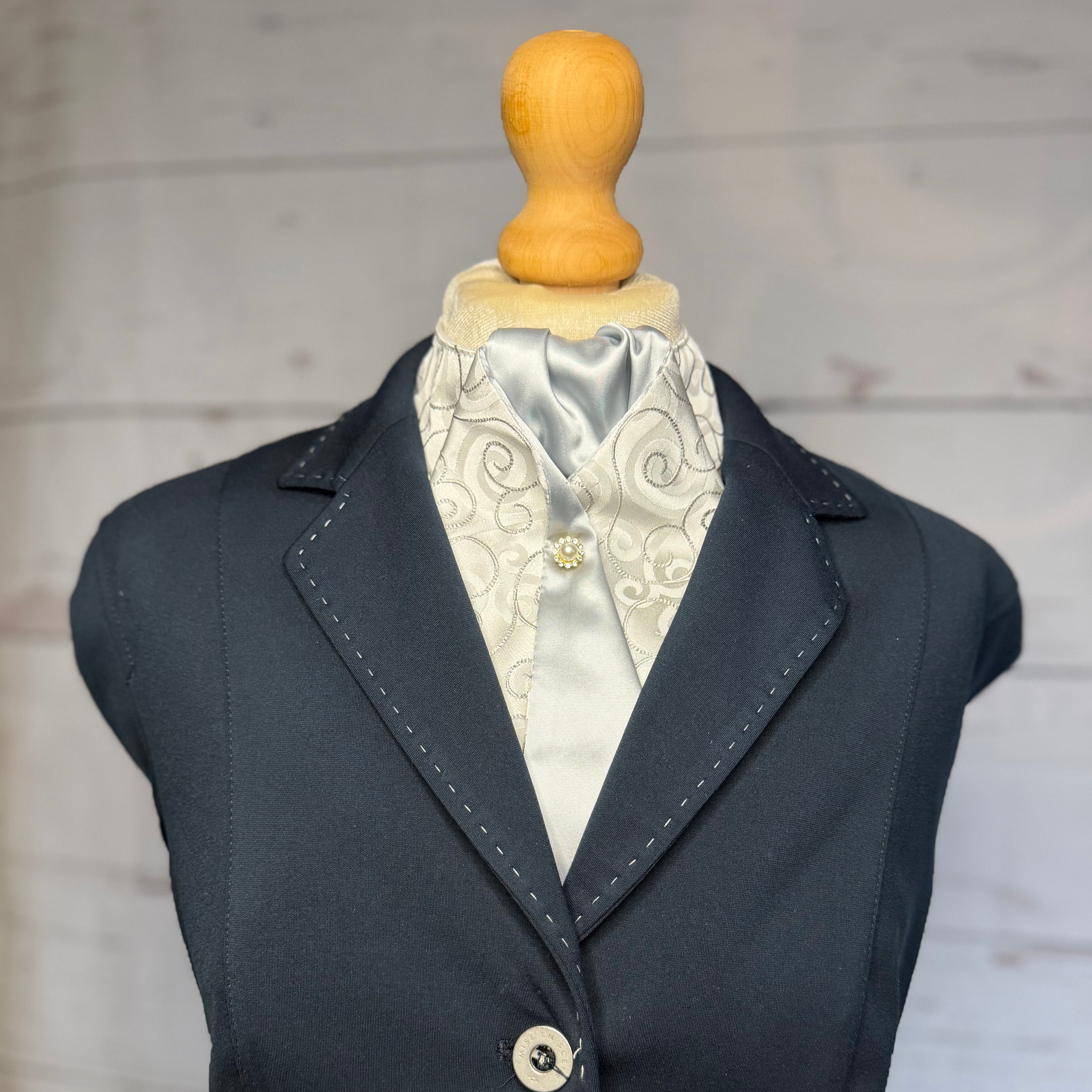 Classic Silver - Ready Tied