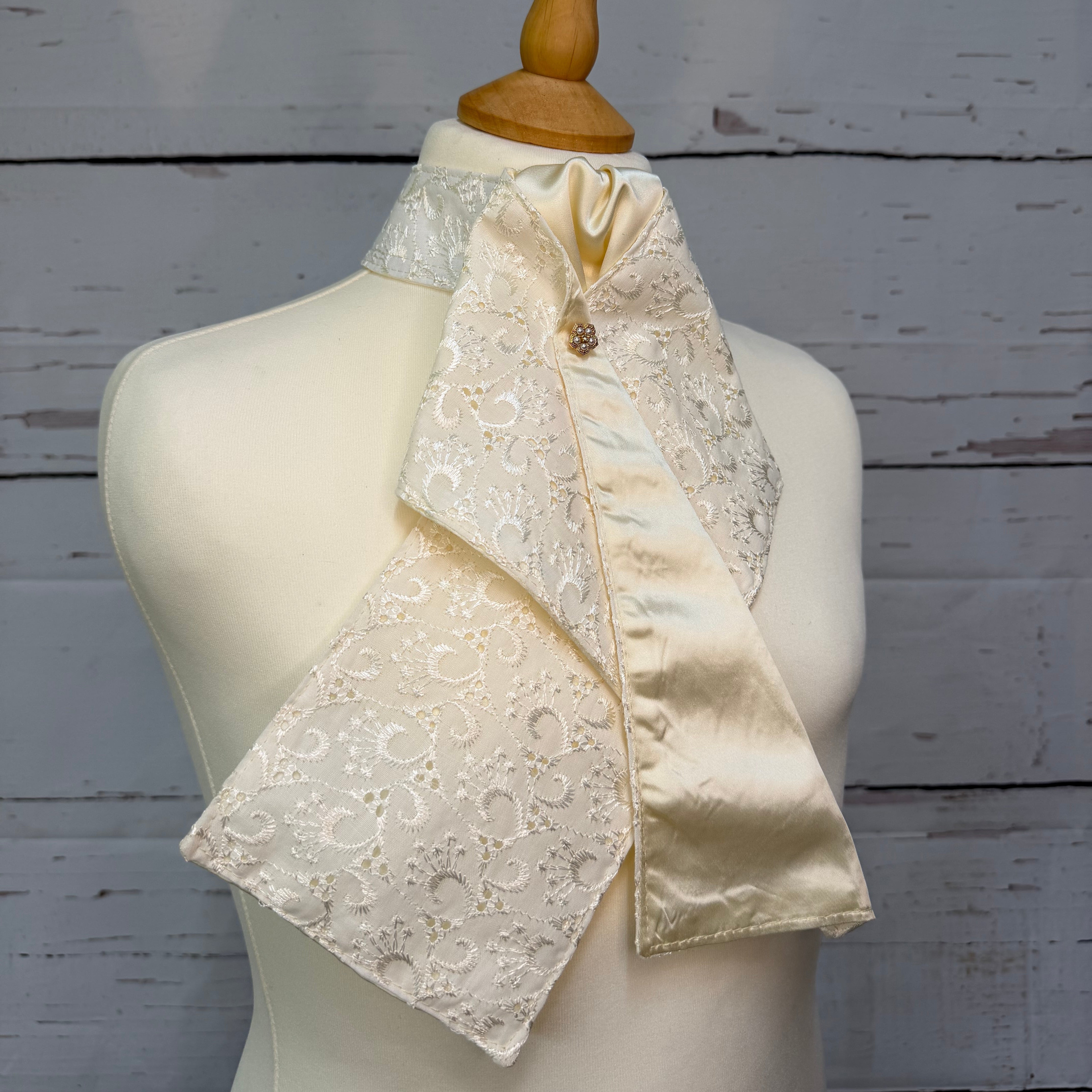 Children's Classic Broderie Anglaise - Ready Tied